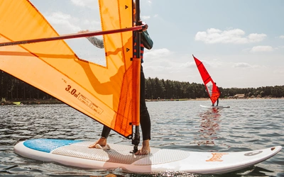 Product afbeelding: Groepsles windsurfen (3u) Lilse Bergen/De Nekker