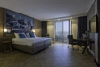 Product afbeelding thumbnail: Grand Hotel Valies | Overnacht in een luxe hotel in het centrum van Roermond op 5 minuten afstand van de Designer Outlet