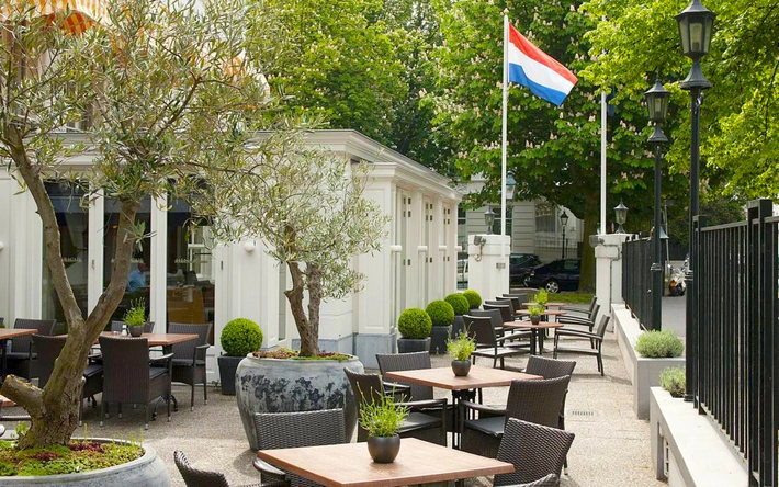 Product afbeelding: Carlton Ambassador | Een stijlvol verblijf tussen stad en strand in een prachtig boutique hotel