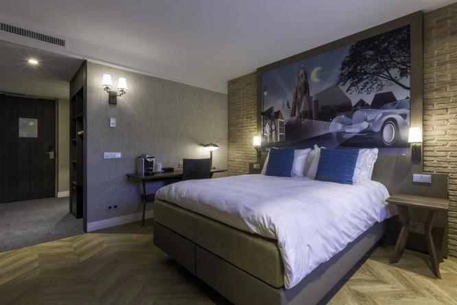 Product afbeelding: Grand Hotel Valies | Overnacht in een luxe hotel in het centrum van Roermond op 5 minuten afstand van de Designer Outlet