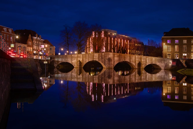 Product afbeelding: Grand Hotel Valies | Overnacht in een luxe hotel in het centrum van Roermond op 5 minuten afstand van de Designer Outlet