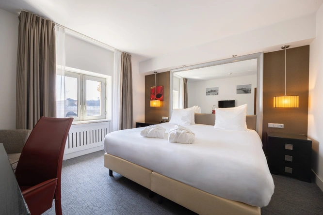 Product afbeelding: Grand Hotel Amrâth Kurhaus | Luxe overnachten aan het strand van Scheveningen | incl. 3-gangendiner