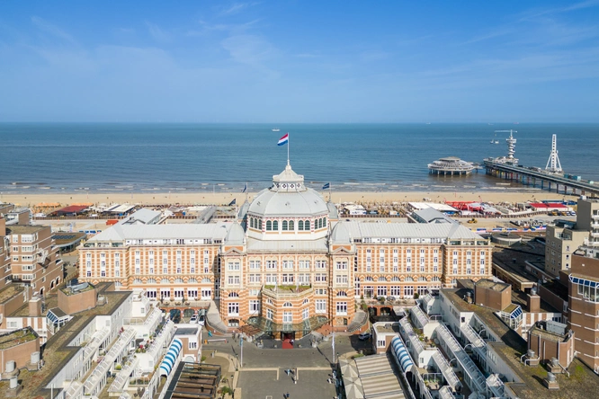 Product afbeelding: Grand Hotel Amrâth Kurhaus | Luxe overnachten aan het strand van Scheveningen | incl. 3-gangendiner