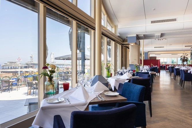 Product afbeelding: Grand Hotel Amrâth Kurhaus | Luxe overnachten aan het strand van Scheveningen | incl. 3-gangendiner