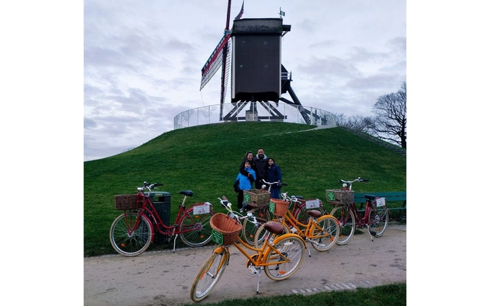 Product afbeelding: Retro Bike Tour - Premium Fietstour van 2.5 u door Brugge