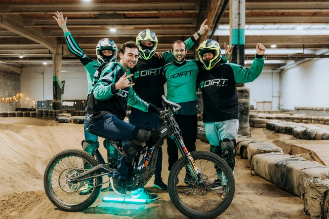 Product afbeelding: Edirt Park - 1 sessie (indoor) elektrisch crossen voor 1 persoon