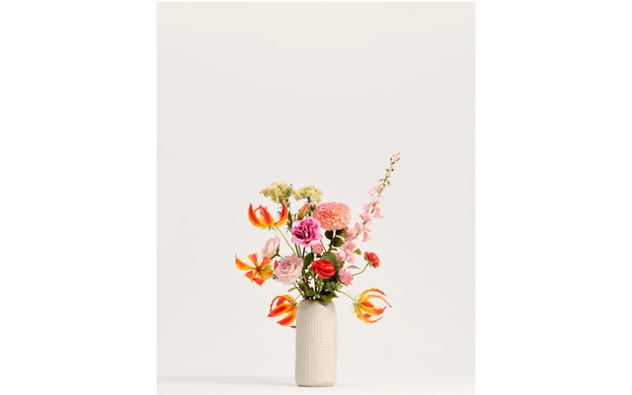 Product afbeelding: Zijden kunstboeket - Blooming Good SS.12 (evt. met vaas)