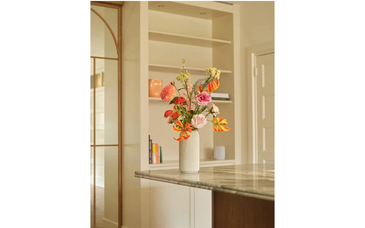 Product afbeelding: Zijden kunstboeket - Blooming Good SS.12 (evt. met vaas)