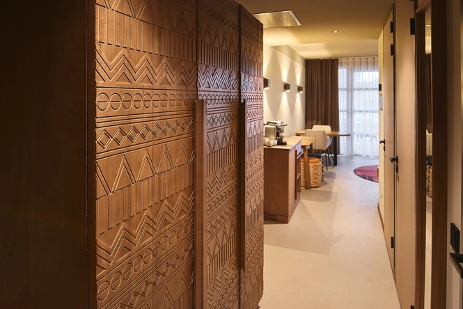 Product afbeelding: Safari Hotel Beekse Bergen | Beleef een unieke overnachting met direct uitzicht op savanne | incl. dagelijks toegang Safaripark Beekse Bergen