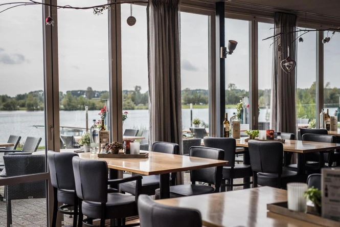 Product afbeelding: Hotel Hoogeerd | Verken en beleef in 3 dagen de mooiste fietsroutes langs de Maas | incl. 3-gangendiner