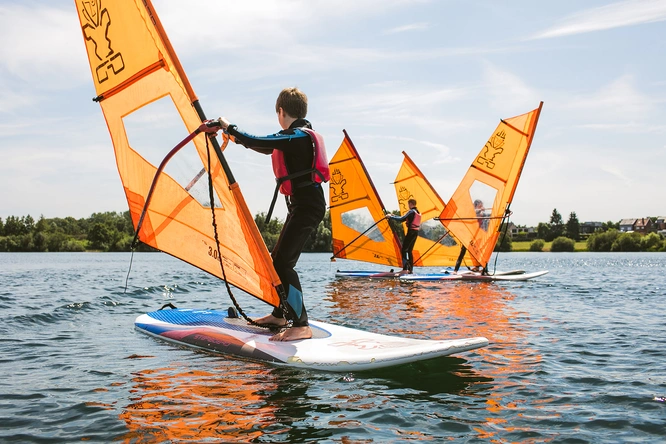 Product afbeelding: Groepsles windsurfen (3u) Lilse Bergen/De Nekker