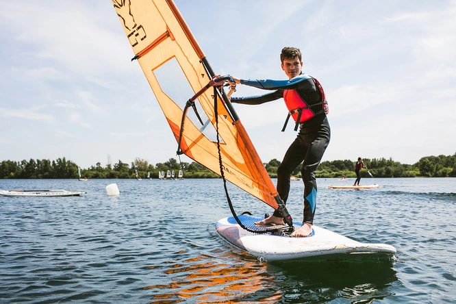 Product afbeelding: Groepsles windsurfen (3u) Lilse Bergen/De Nekker
