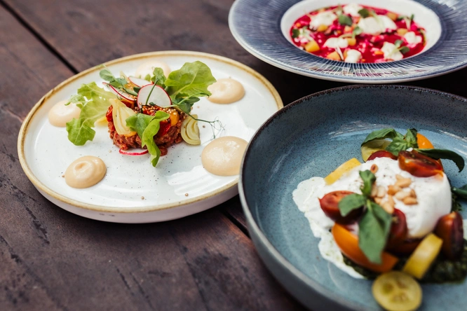 Product afbeelding: Post-Plaza hotel & Grand Café | Bijzonder overnachten in een voormalig postkantoor