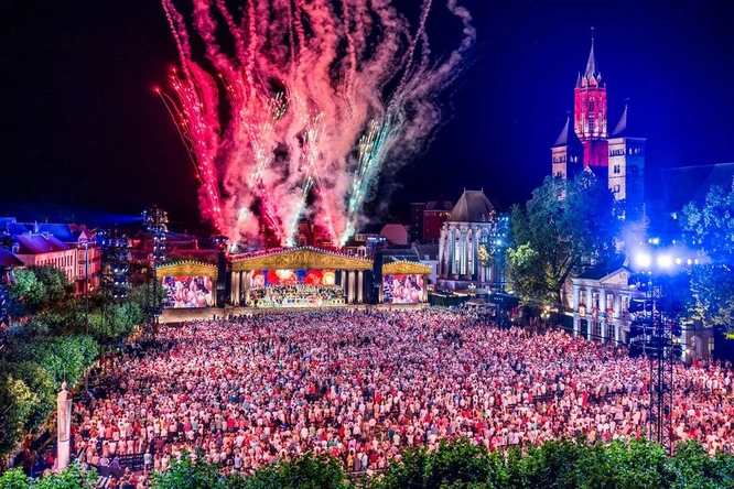 Product afbeelding:  André Rieu & Thermae 2000 - de ultieme combinatie van muziek, luxe en ontspanning