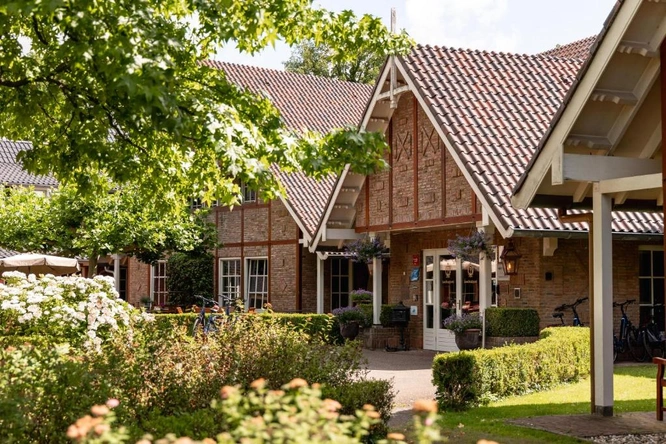 Product afbeelding: Landhuishotel De Bloemenbeek | Geniet 3 dagen van rust en bijzondere gastronomie in Twente | incl. 4-gangendiner (MICHELIN*)