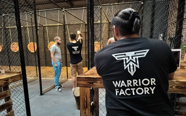 Product afbeelding: Warrior Factory Vilvoorde - Bijlwerpen