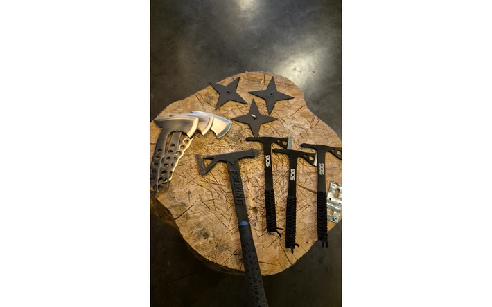 Product afbeelding: Warrior Factory Vilvoorde - Bijlwerpen