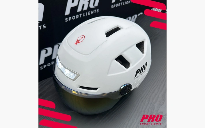 Product afbeelding: Flashdeal: Fietshelm met vizier en oorwarmers - Pro Sports Lights