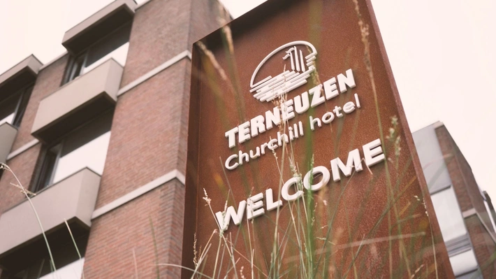 Product afbeelding: Churchill Hotel Terneuzen | 5-Daagse fietsvakantie door Zeeuws-Vlaanderen in Zeeland | incl. 3-gangendiner (2 avonden)
