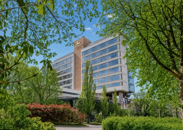 Product afbeelding: Hotel Wander | 4-Daagse wandelvakantie (ca. 55 km) over Veluwse heide & langs Kasteel Doorwerth | incl. 3-gangendiner