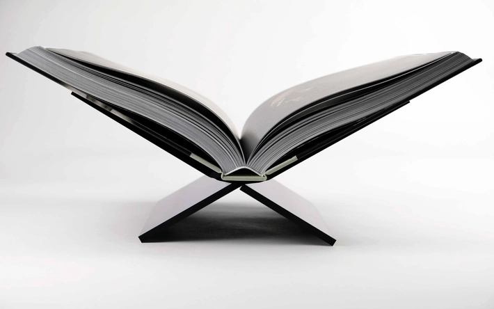 Product afbeelding: Volkskrant Magazine het BOEK + Standaard matzwart
