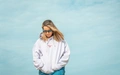 Product afbeelding thumbnail: Hoodie: shake it off - L