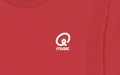 Product afbeelding thumbnail: T-shirt - Q Sounds Better With You - gepersonaliseerd - rood