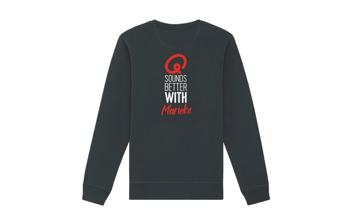 Product afbeelding: Sweater - Q Sounds Better With You - gepersonaliseerd - zwart