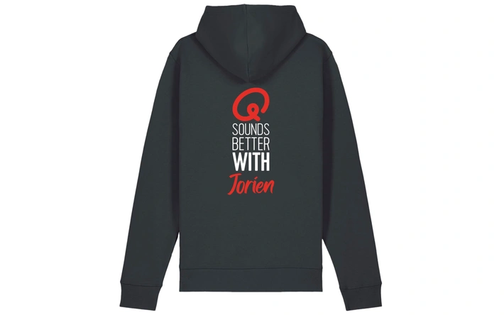 Product afbeelding: Hoodie - Q Sounds Better With You - gepersonaliseerd - zwart