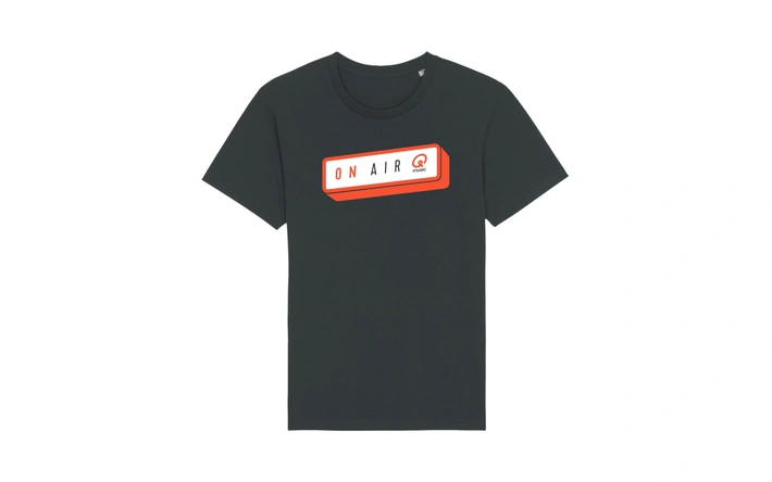 Product afbeelding: T-shirt - Qmusic On Air (groot) - zwart